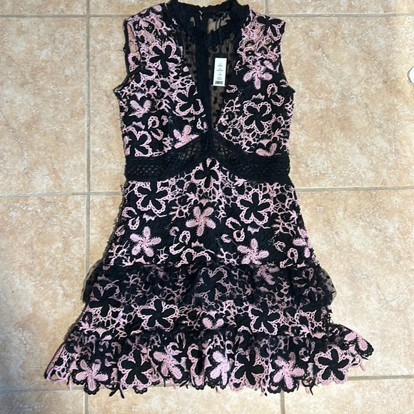 Romeo & Juliet Couture Dresses & Skirts - NWT Romeo + Juliet couture ruffled embroidered dress